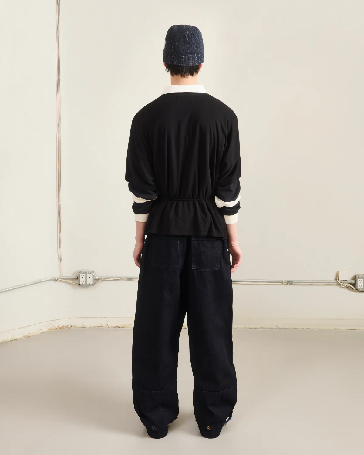 BLACK BAERAE T-SHIRT - Image 4