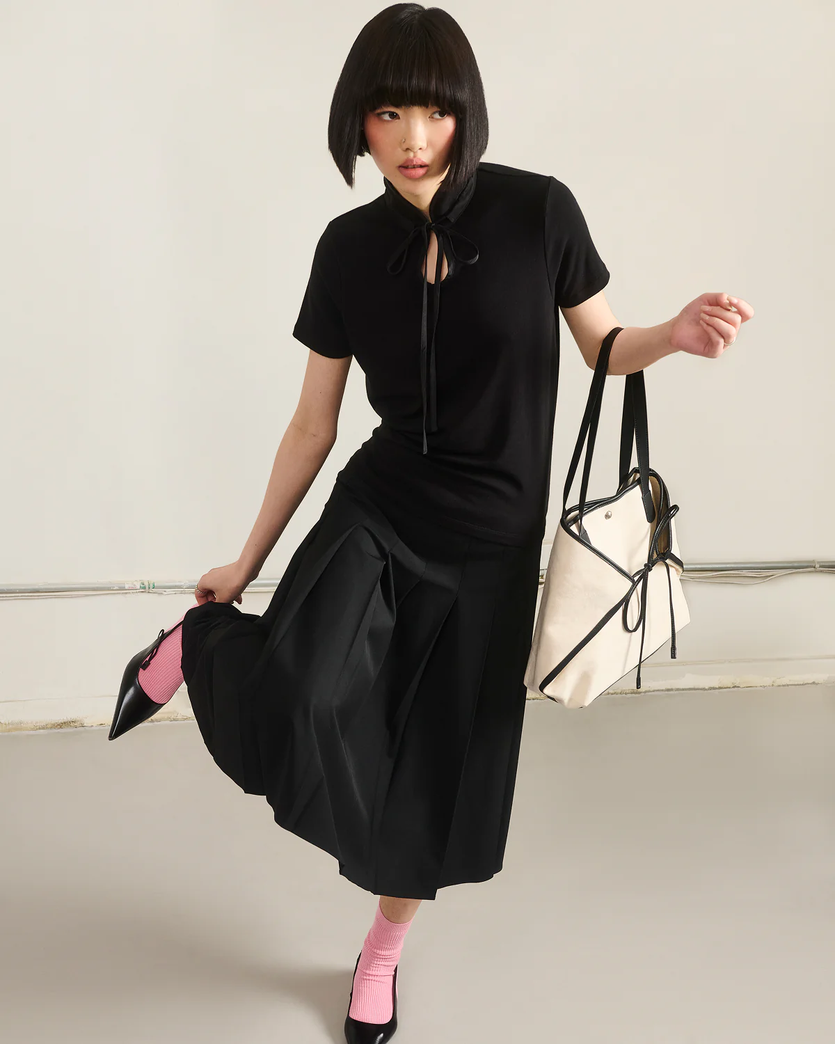BLACK RIBBON TIE POLO - Image 5
