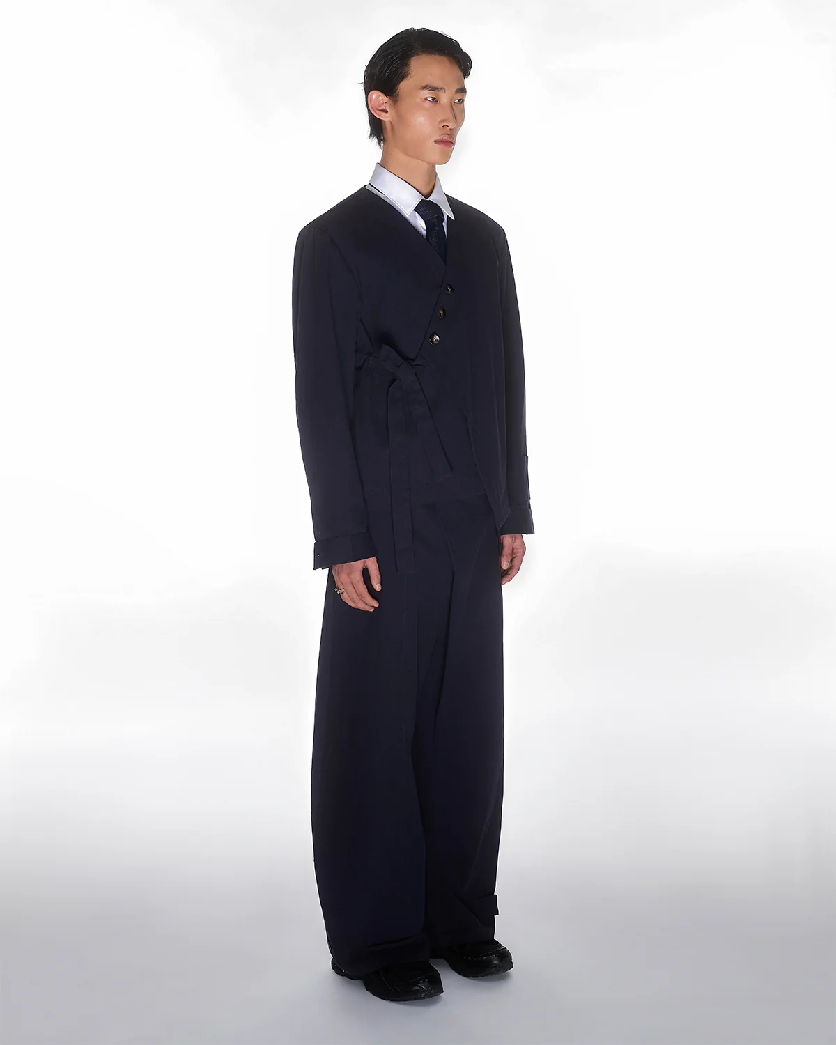 NAVY HANBOK TIE BLAZER - Image 6