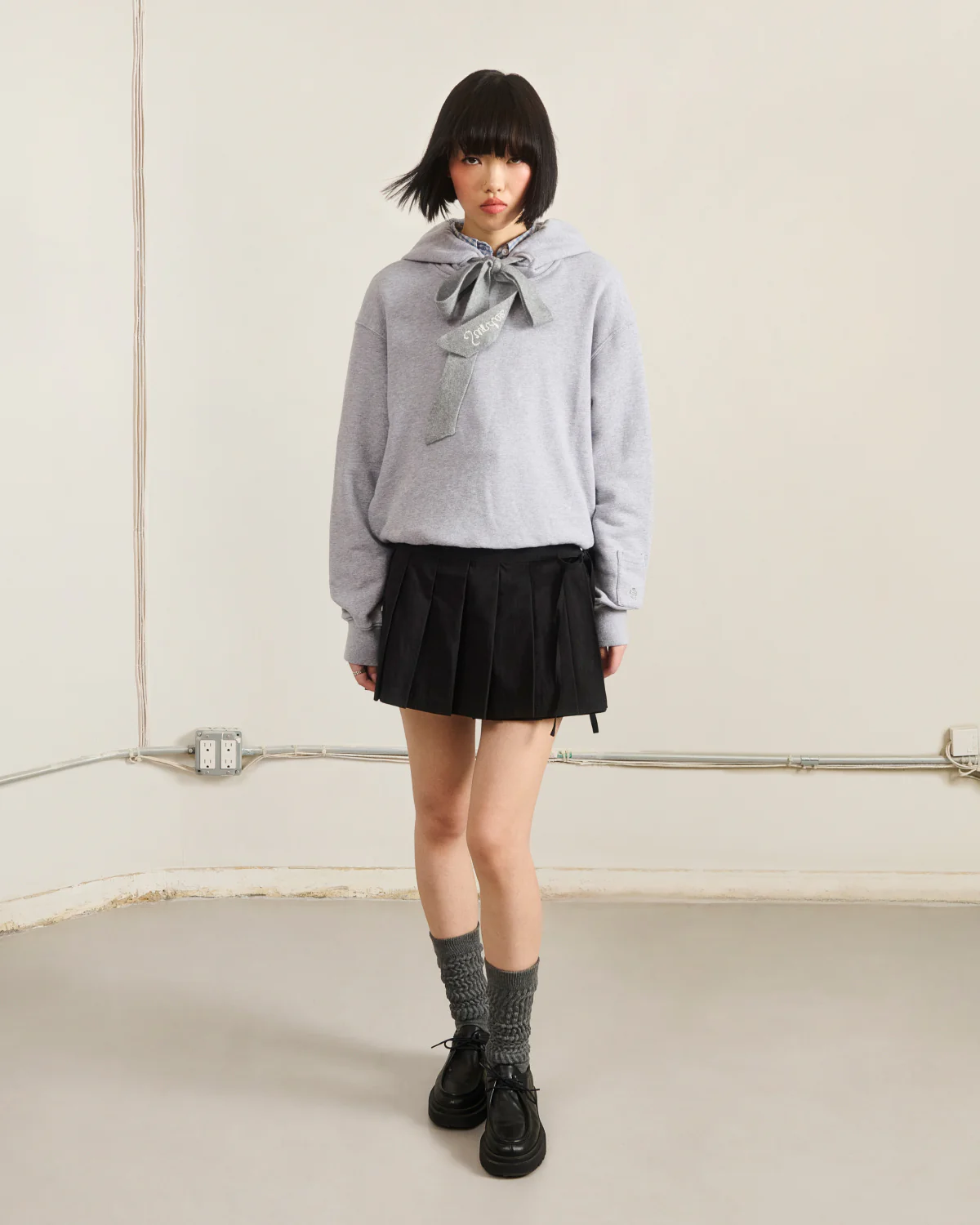 HEATHER GREY KNIT TIE HOODIE - Image 2