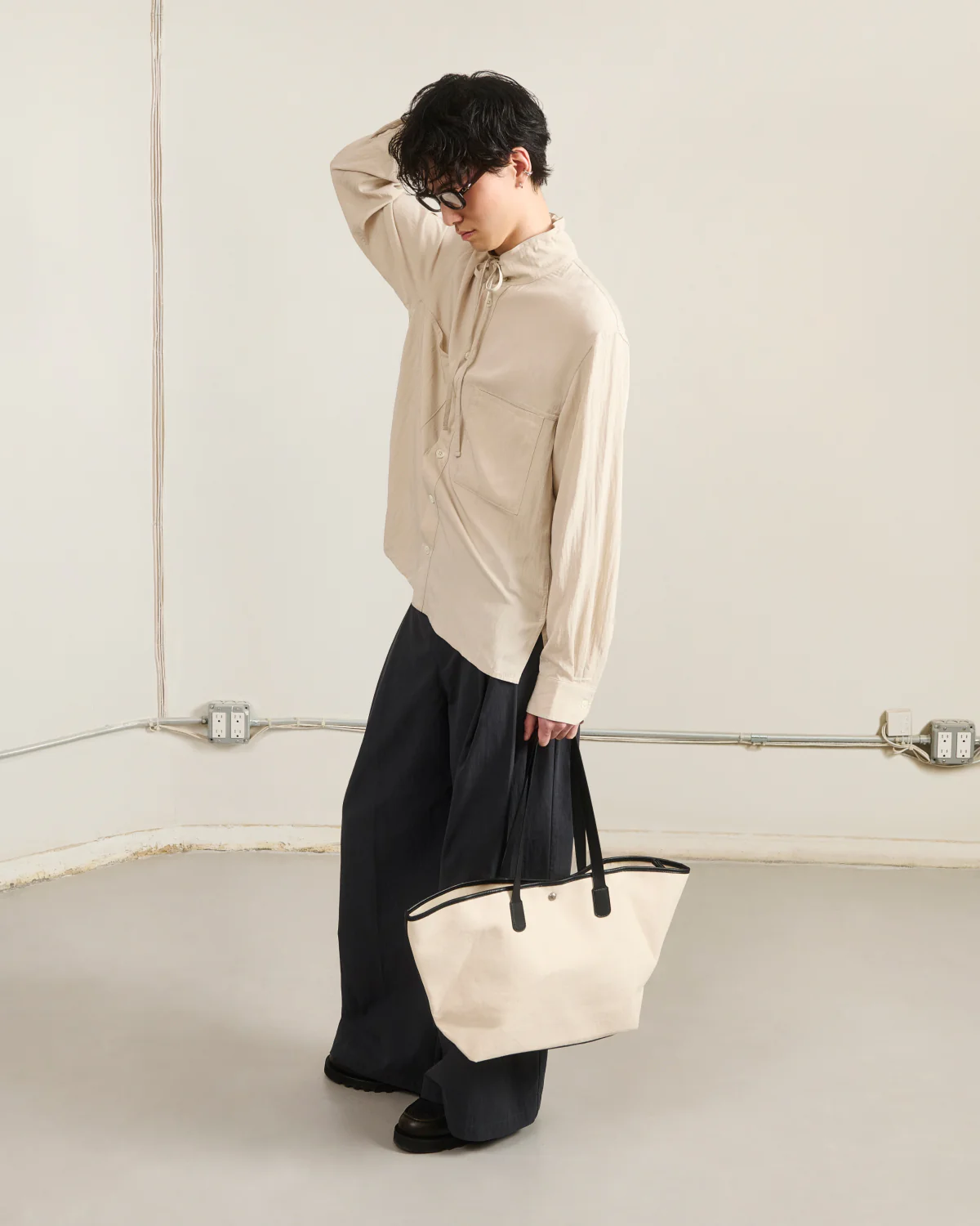 IVORY HIGH NECK TIE SHIRT - Image 5