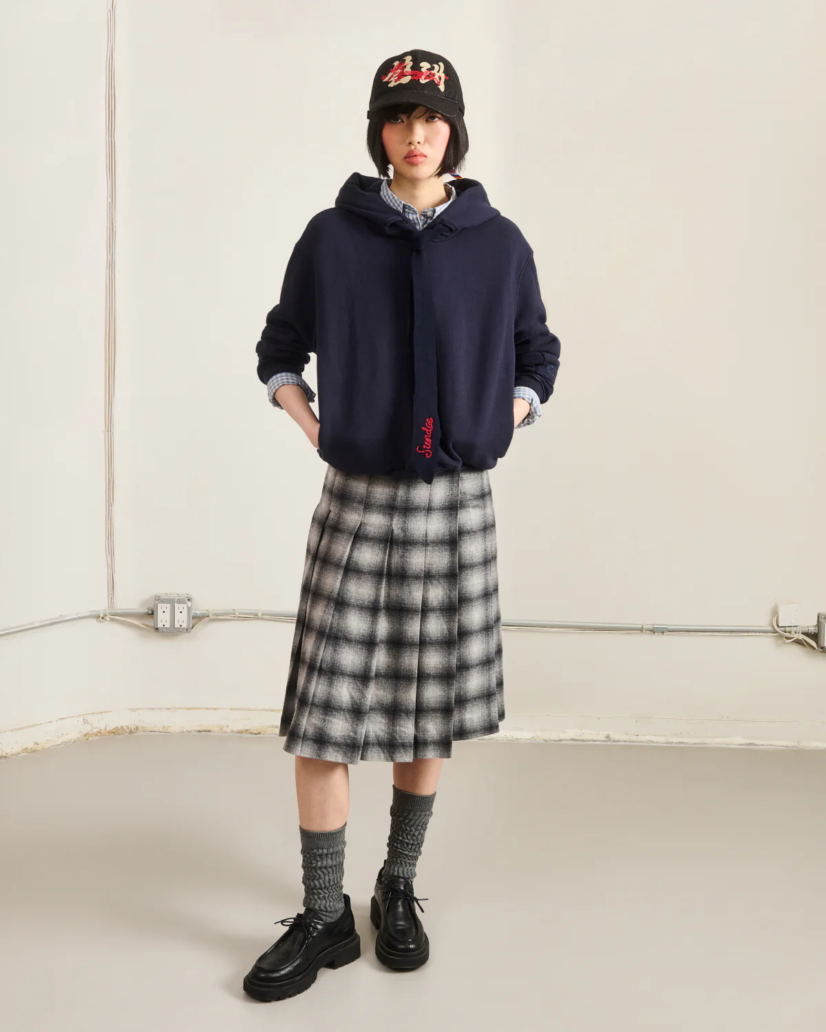 NAVY KNIT TIE HOODIE - Image 2